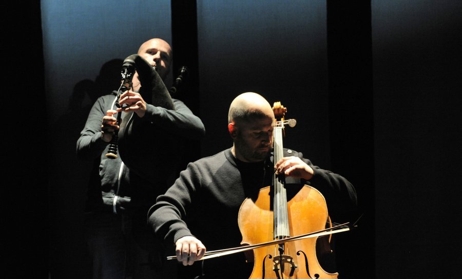 Photo 2 - Comme souffler dans un violoncelle © Phil Journe