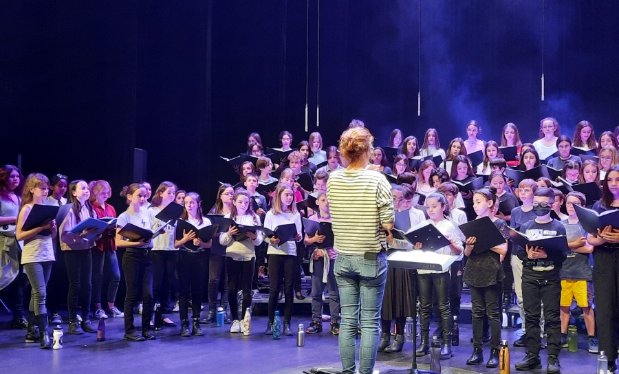 Restitution sur scène du projet Zima dans la Loire © DR