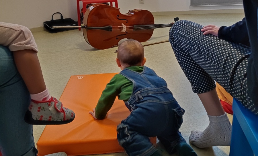 Au CCAS de Vichy, des ateliers musicaux pour les 0-5 ans et leurs parents © Musiques Vivantes